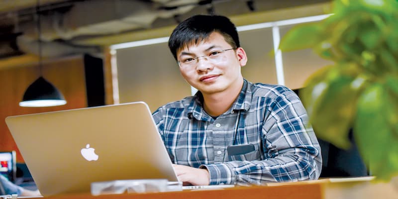 CEO David Ngô